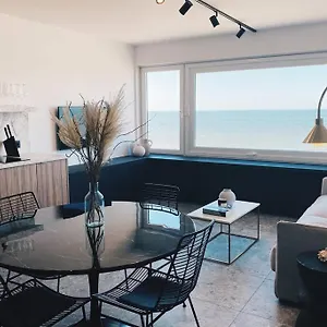 Wonderful Architect Designed Flat With Sea View , Oostende België